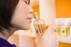Tips Membuat Wangi Parfum Lebih Tahan Lama